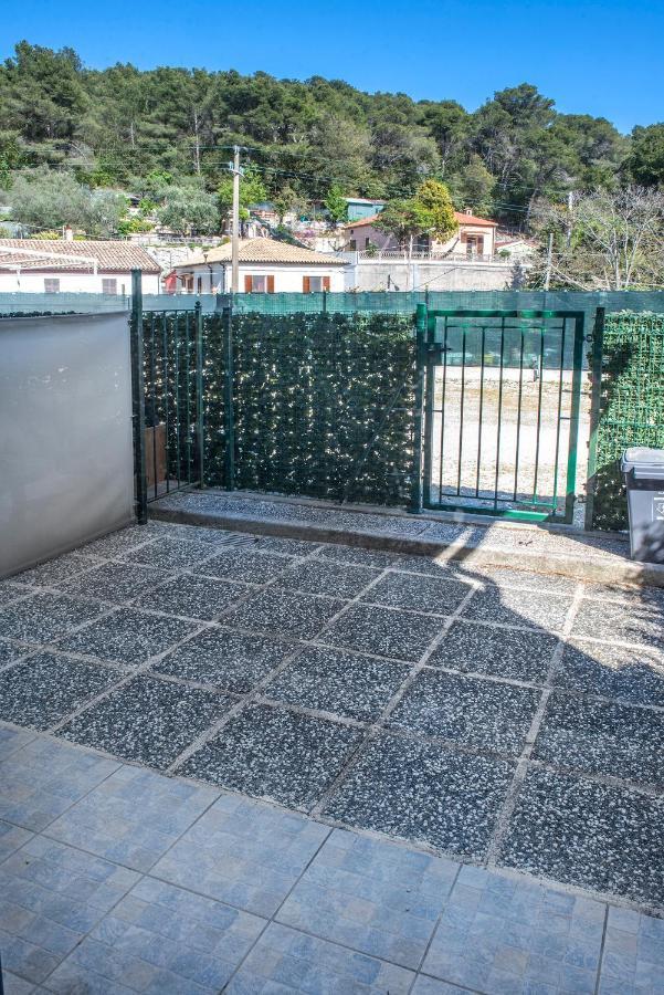 A08 - Poggio, Delizioso Bilocale Al Piano Terra Apartamento Poggio  Exterior foto